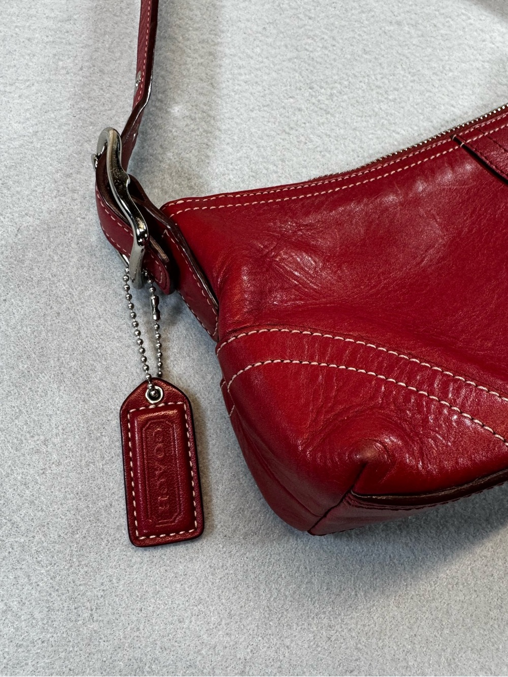 Coach Vintage East - West Baguette Style Bag In Red Leather. - Picture 7 of 11